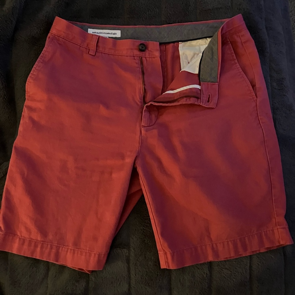 Men’s US 34W / Amazon Essentials/ Shorts/ preppy/ pink colour